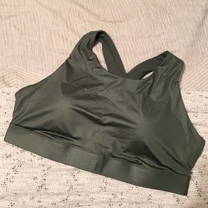 NWT Fabletics Ella Shine sports bra